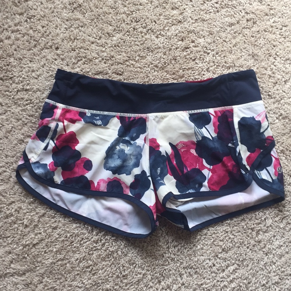 Lululemon speed short Inky Floral